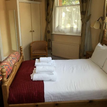 Railway Hotel Faversham Bagian luar foto