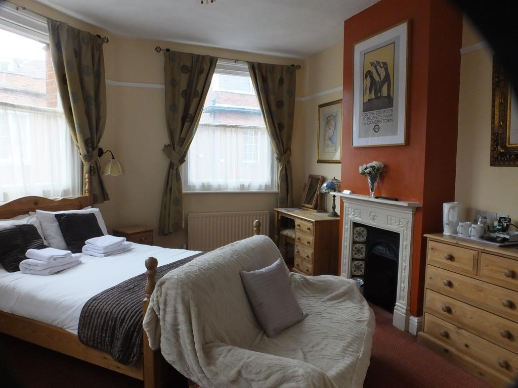 Railway Hotel Faversham Bagian luar foto