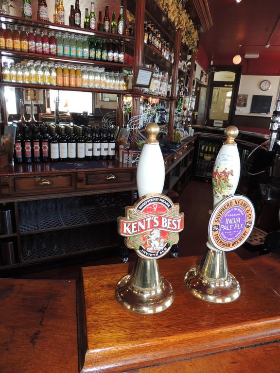 Railway Hotel Faversham Bagian luar foto