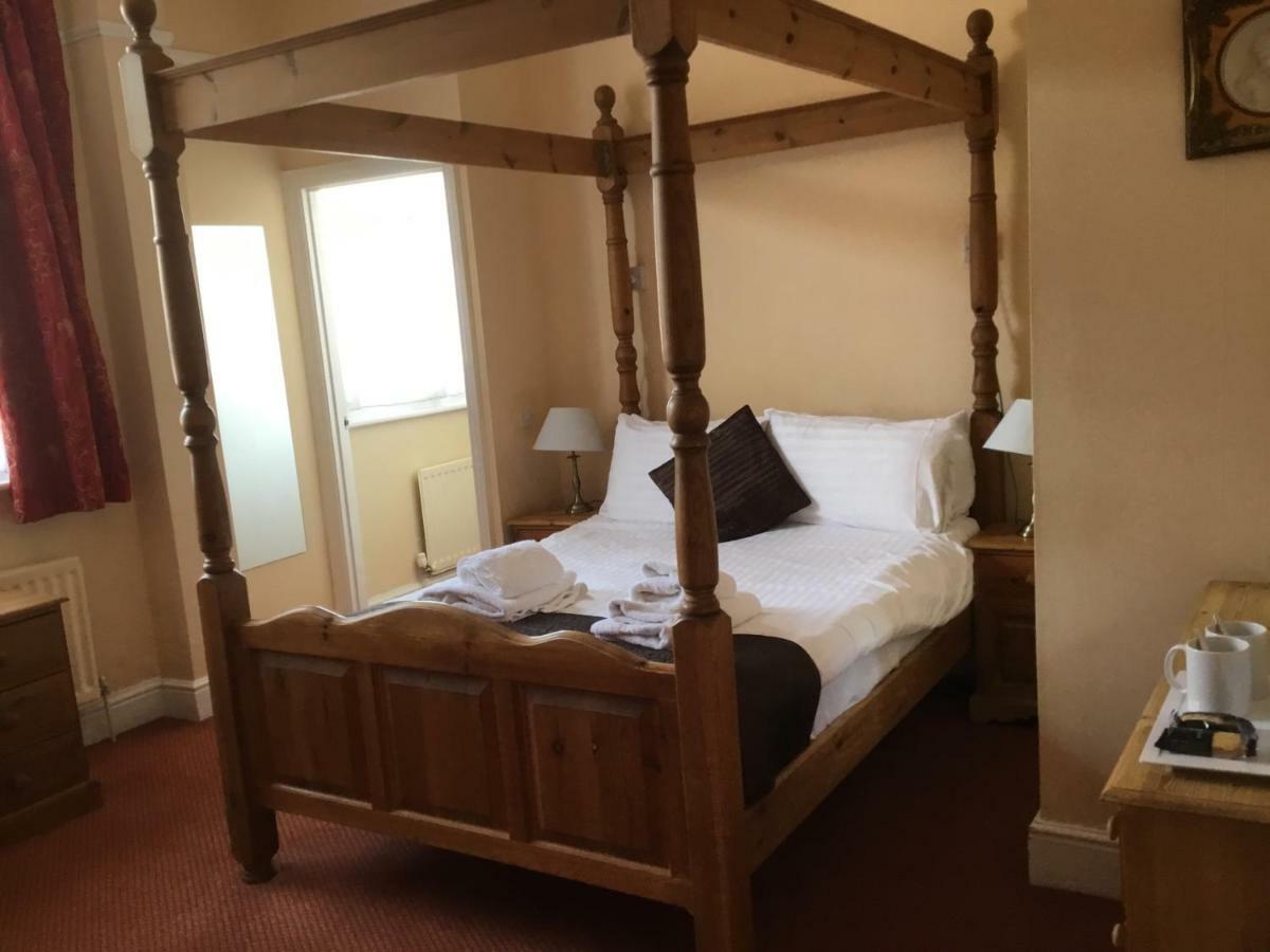 Railway Hotel Faversham Bagian luar foto