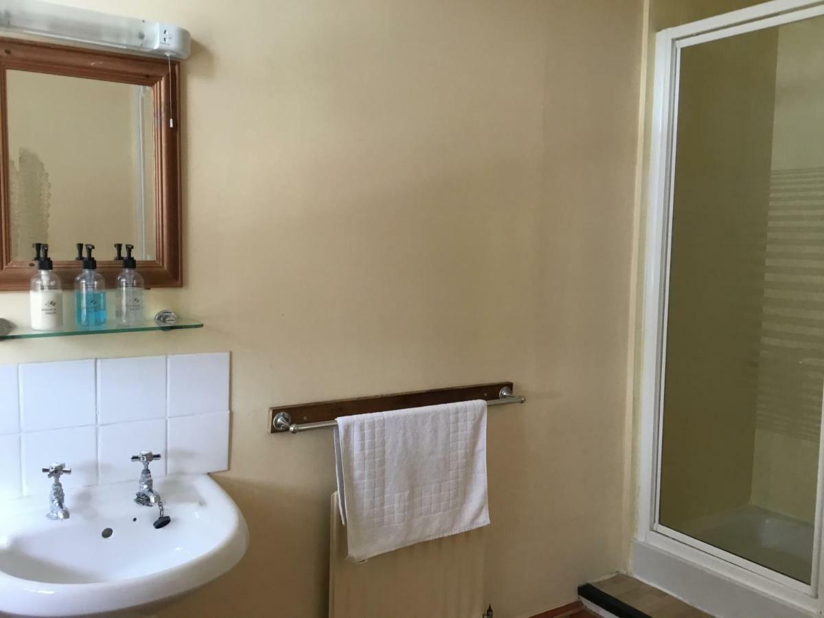 Railway Hotel Faversham Bagian luar foto