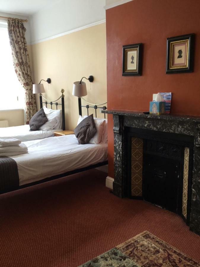 Railway Hotel Faversham Bagian luar foto