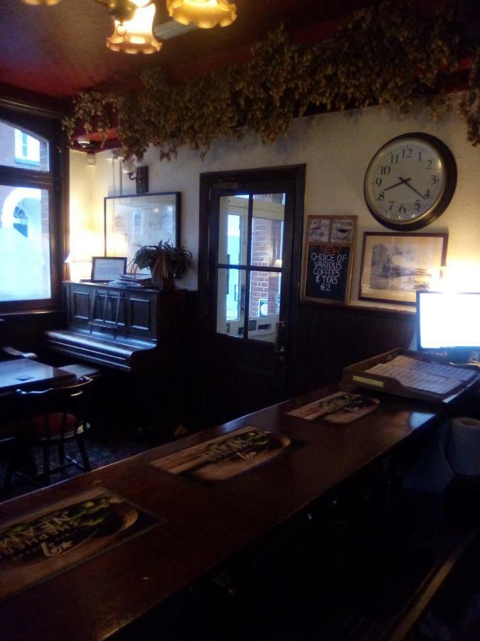 Railway Hotel Faversham Bagian luar foto