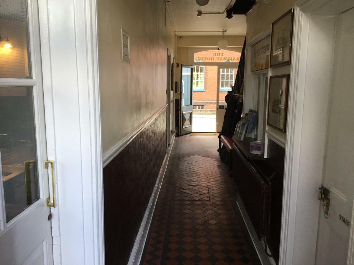 Railway Hotel Faversham Bagian luar foto