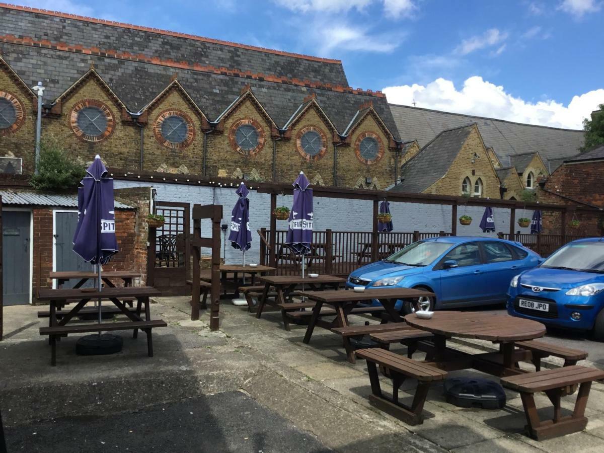 Railway Hotel Faversham Bagian luar foto