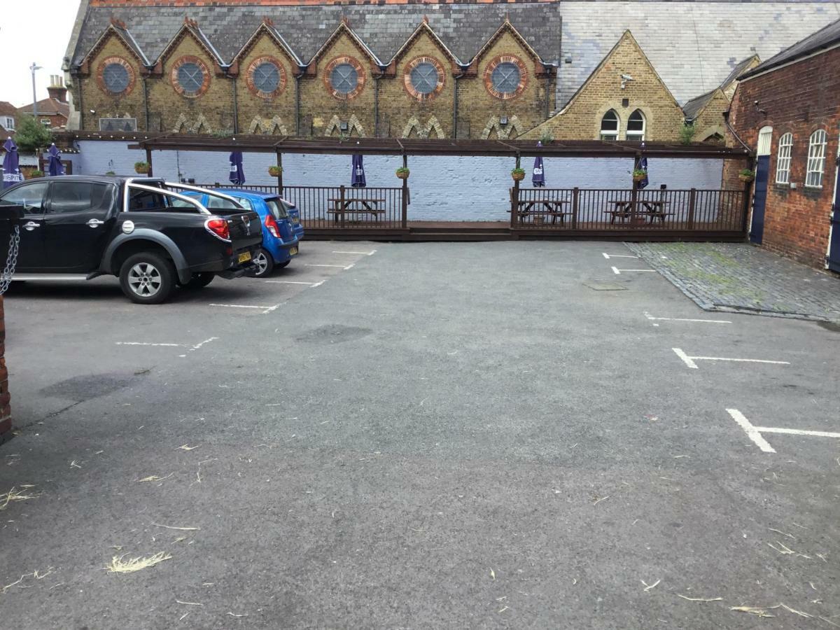 Railway Hotel Faversham Bagian luar foto